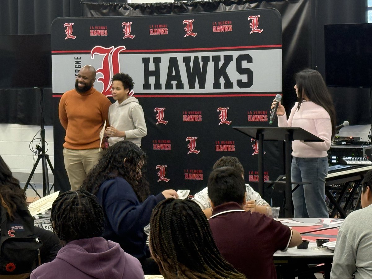 LaVergne Middle tweet media