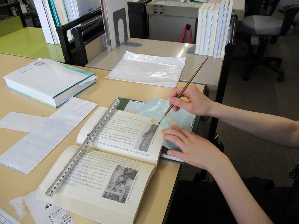 【川崎図書館で図書館実習生を受入れしました】
９月の２週間、司書養成課程を履修している大学生２名を図書館実習生として受入れました。実習の様子を、「司書の出番」で詳しくレポートしています。
klnet.pref.kanagawa.jp/publications/p…
（川崎）#図書館実習 #神奈川県立川崎図書館