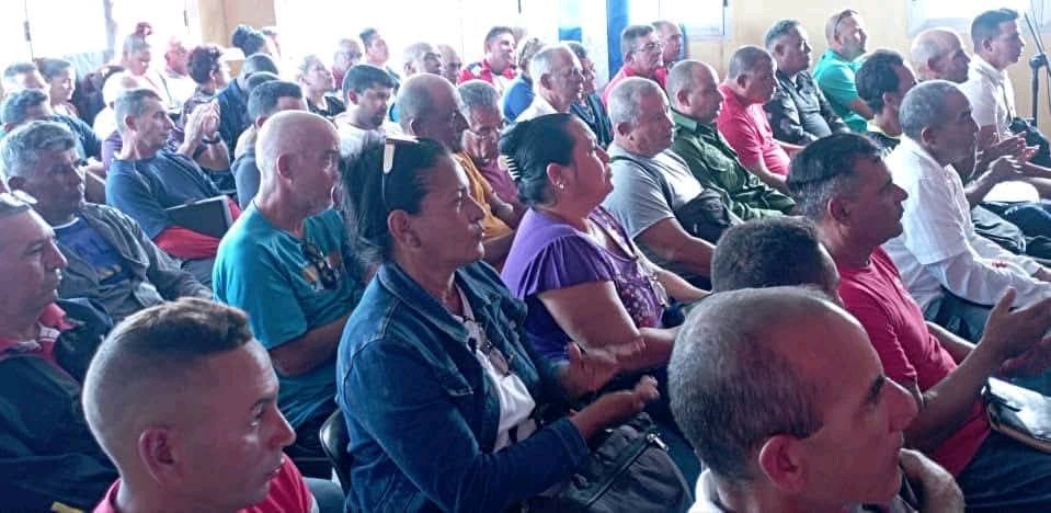 En #Campechuela desarrollamos esta tarde el Pleno Extraordinario del Comité Municipal del Partido.
#UnidosXCuba 
#ProvinciaGranma