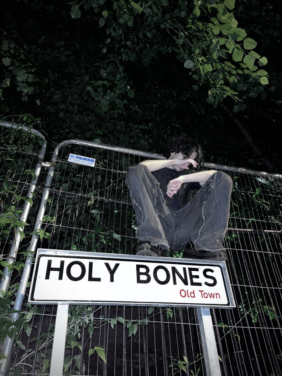 bloodmancy's tweet image. undress