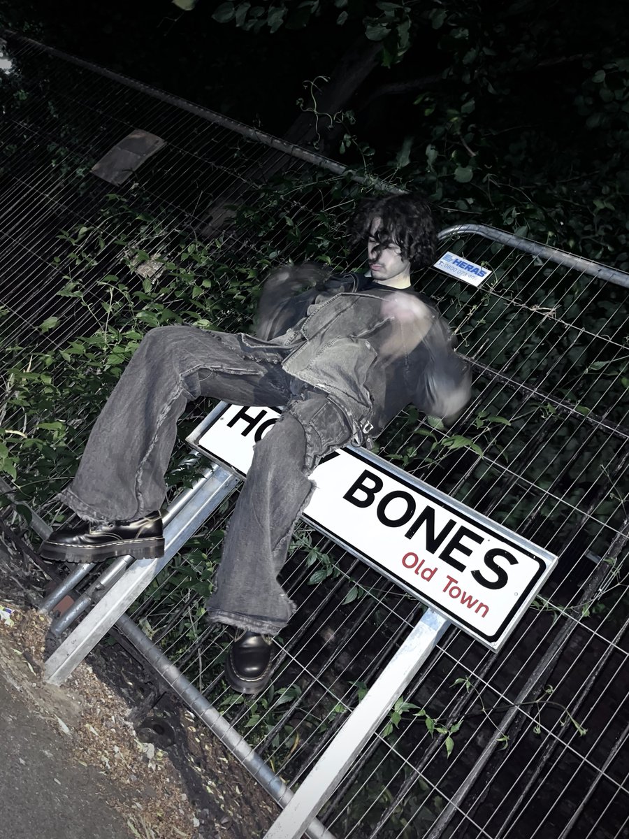 bloodmancy's tweet image. undress