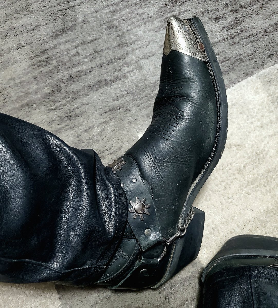 Alpha_Redd_76's tweet photo. Go ahead... we all know you want to taste and be under my boots 👿 ��️ https://t.co/Vr7v6eQo6x