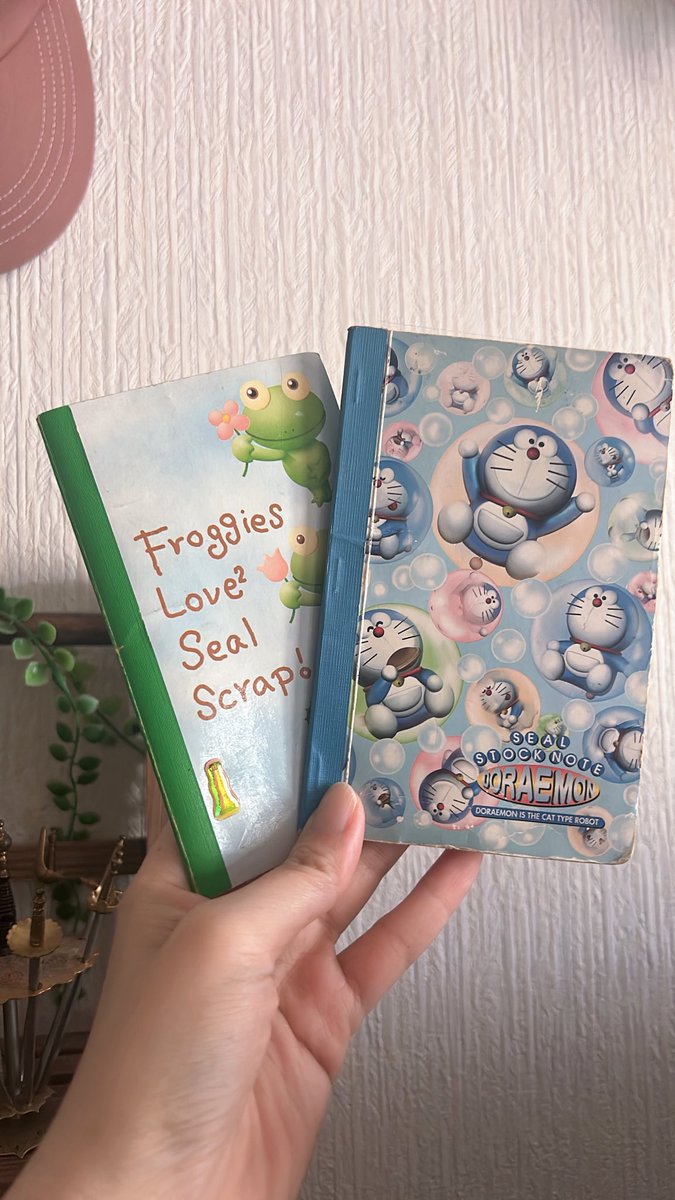 kanekosanndesu's tweet image. 見よ

これが古のシール帳だ