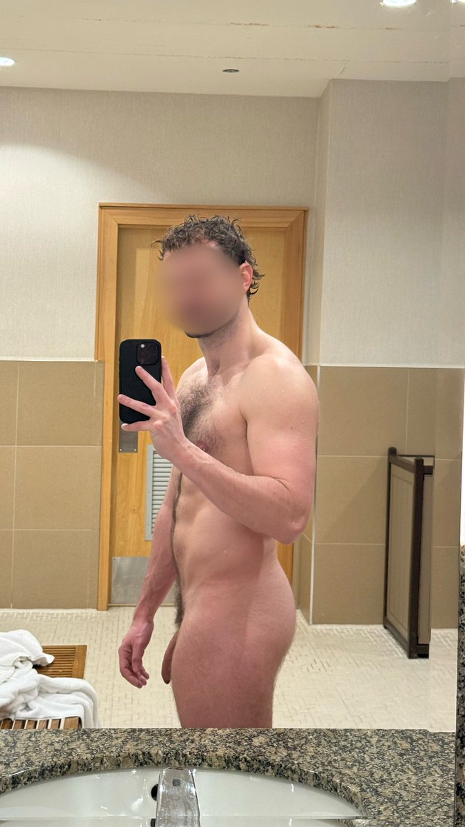 Hotel mirror selfies 🍆 🍑