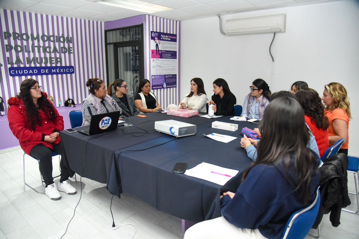 Reunión Mensual de Orientadoras💜
Seguimos construyendo una red de acompañamiento con límites claros, sensibilidad y compromiso con las mujeres.

#AvancemosJuntas