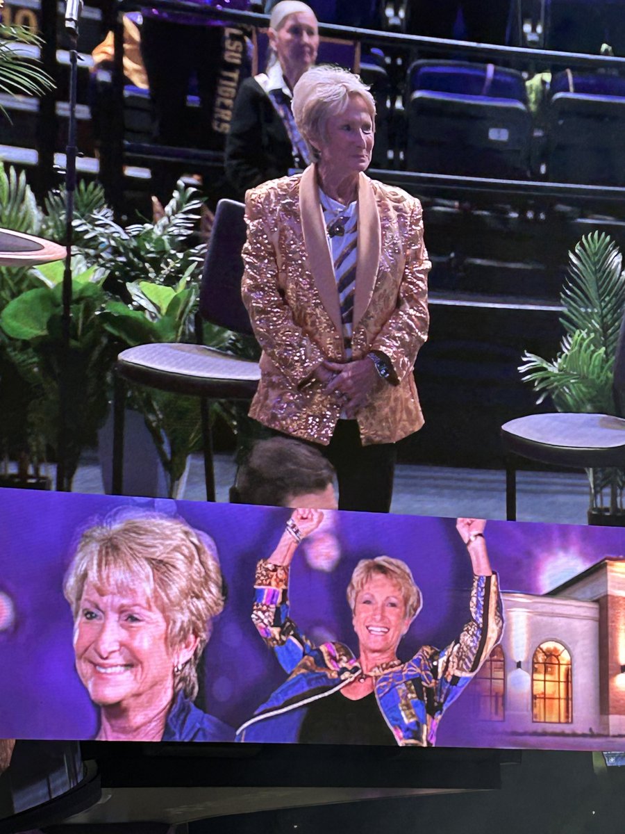 Great to celebrate the Dean of LSU Coaches DD Breaux! Our ⁦<a href="/LSUCHSE/">LSU CHSE</a>⁩ Deans Advisory Chair is a true Tiger!