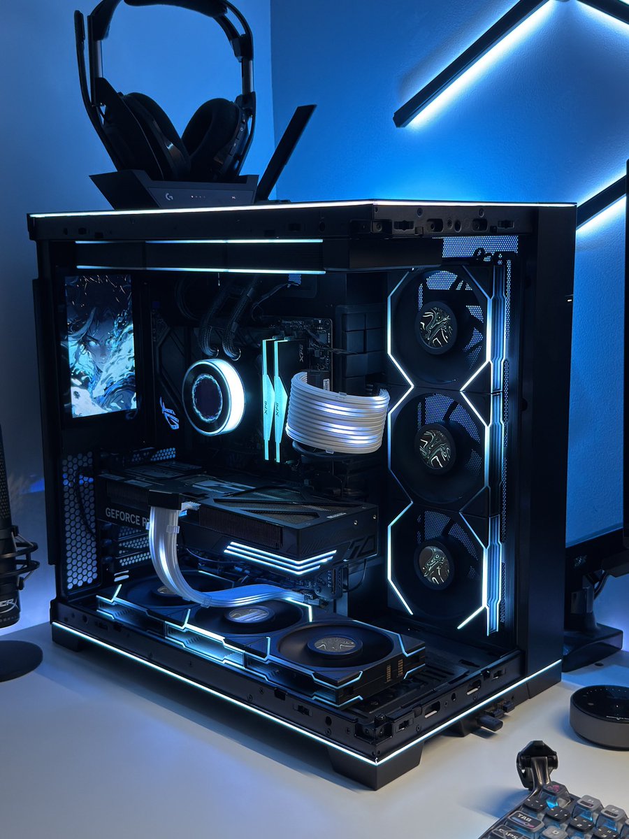 snowtechzone's tweet photo. #desksetup https://t.co/2gOc3YETIP