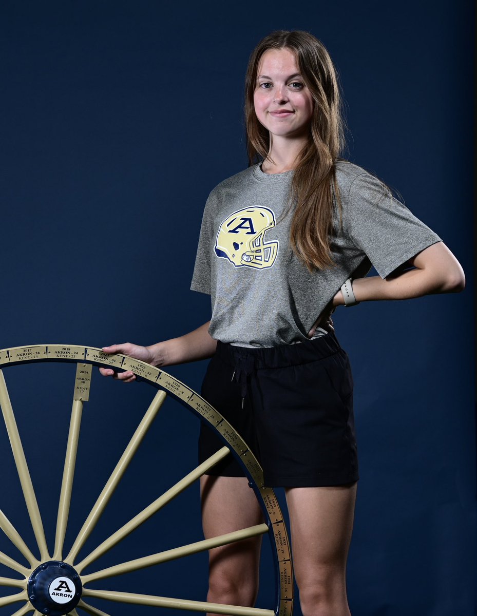 April Trauba tweet media