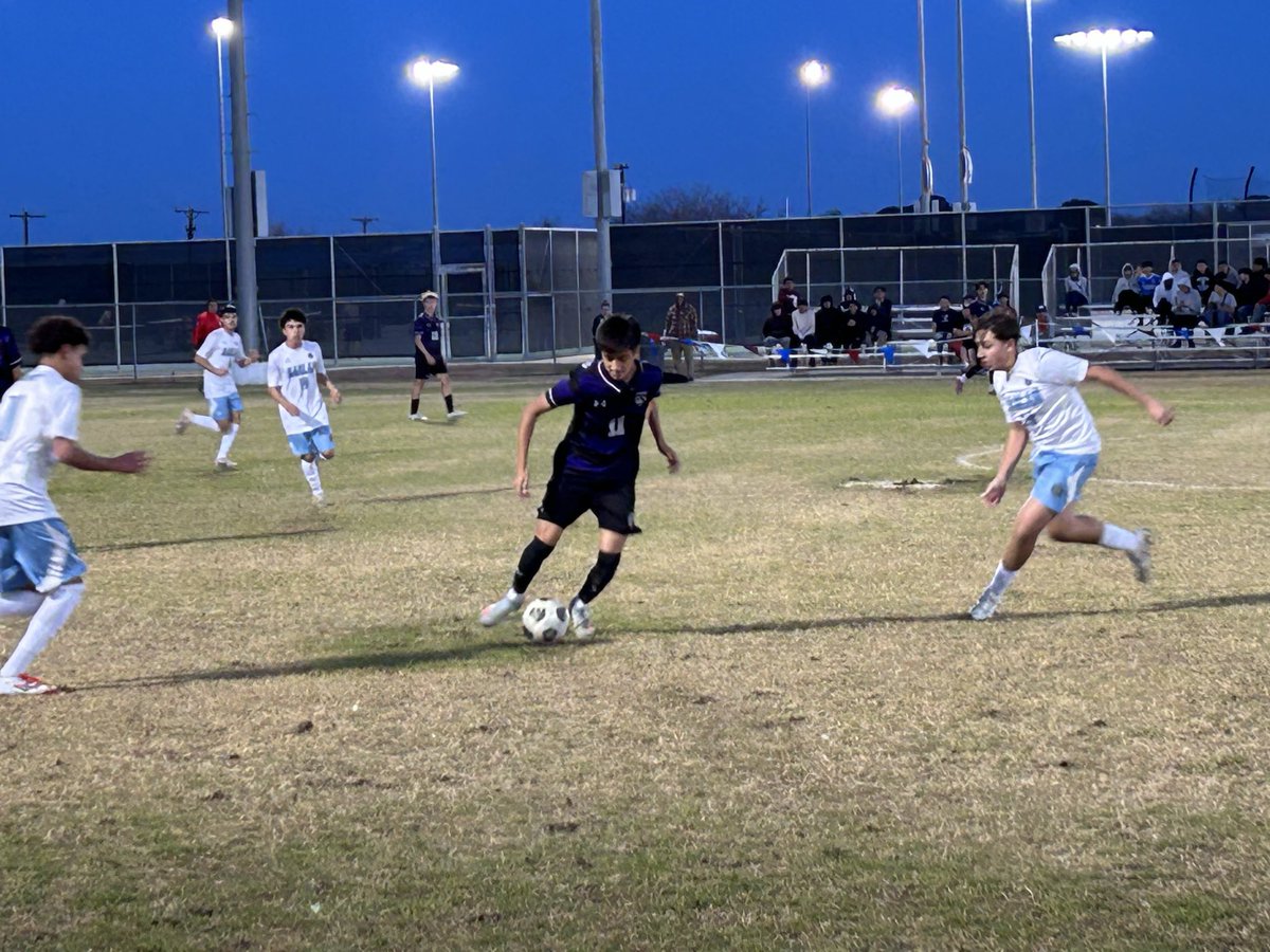 Had the unique opportunity to support BOTH of our Soccer teams chase 1st place in District play at the same time this afternoon!!Congrats <a href="/soccer_warren/">Warren Girls Soccer</a> on the 2-0 WIN, and <a href="/warrenmvsoccer/">⚽️Warren Boys Varsity Soccer⚽️</a> on the 0-0 draw!! #FightOn