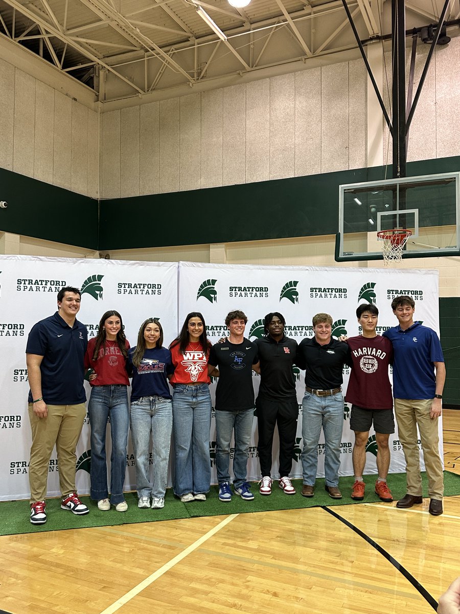 StratfordSBall's tweet photo. Such a great day celebrating our three seniors Aashna, Layla and Gwyn on their commitments! SO proud 🤍 https://t.co/viv9vmHFA5