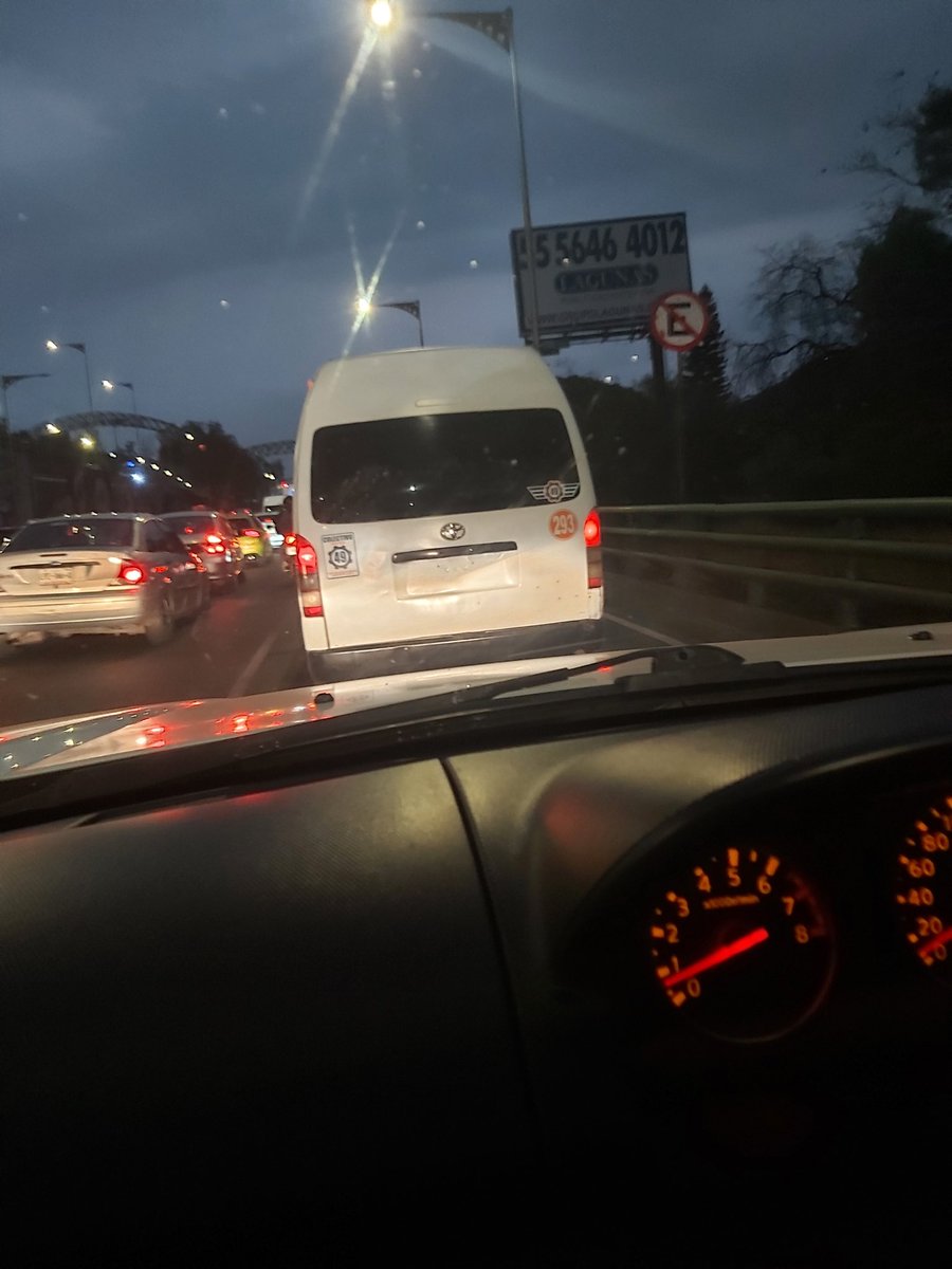 AlejandroOC20's tweet photo. @SEMOV_Edomex Y saliendo de cetram indios verdes hacia tlanepantla este pesero cometiendo 2 delitos ataque a lss vias de comunicacion y servicio publico sin consecion la autpridad complice no actua y el usuario sin proteccon en su uso https://t.co/QLkDXdgNY1