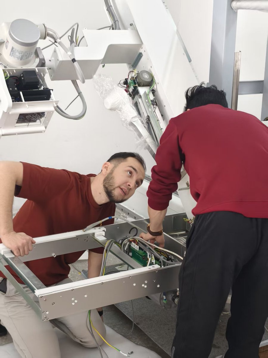 PerloveMedical's tweet photo. Proud to host an engineering team from Kazakhstan for hands-on training on our DRF+ Dynamic DR System at Perlove Medical.

From installation to calibration, collaboration drives better healthcare worldwide. 🤝🩺

#Perlove #DynamicDR #DRTraining #Kazakhstan https://t.co/fMMSZUwjr8
