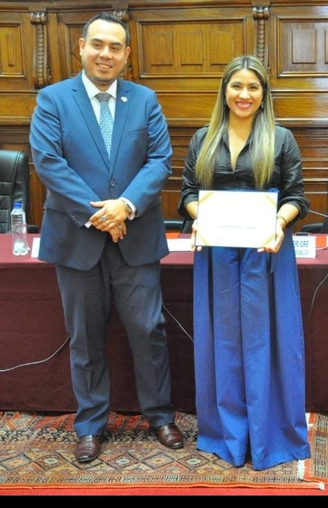 Historia de una contratación. Susana Gutiérrez fue premiada por Jerí en 2023. En agosto 2025 la contrató como asesora en su despacho congresal. 31 de octubre entró a Palacio a las 5 pm. y salió al día siguiente 7 de la mañana. Luego la fichó Palacio. #OcurreAhora <a href="/atv_noticias/">ATV Noticias</a>