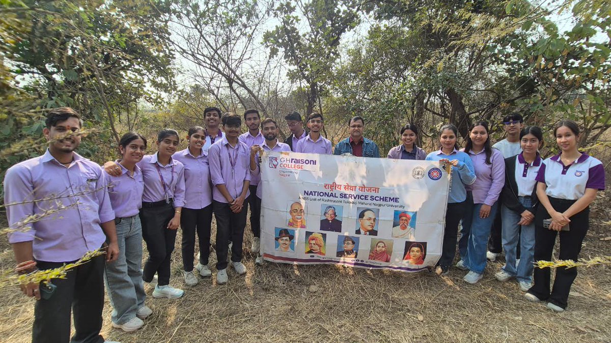 nssghrce's tweet photo. Observed the World Wetland Day (2nd Feb) by visiting Wetland at Ambazari Lake with NSS Volunteers G H Raisoni College of Engineering Nagpur.
Fourtunately NSS Volunteers got a chance to meet with Dr. Parinay Fuke Sir (Member of MLC), Dr Vipin Itankar Sir &amp; Dr Abhijeet Chaudhary Sr https://t.co/tCBZahfNPO