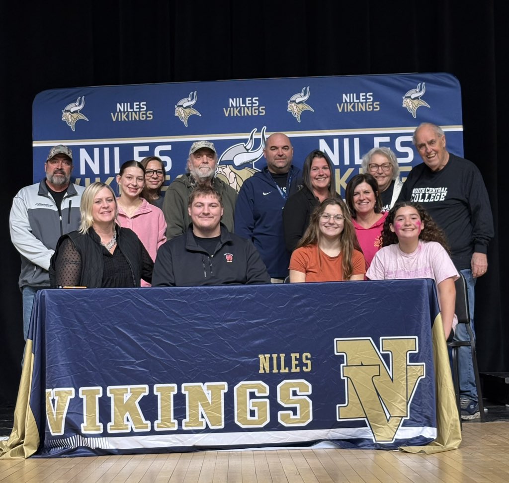 Niles Vikings tweet media