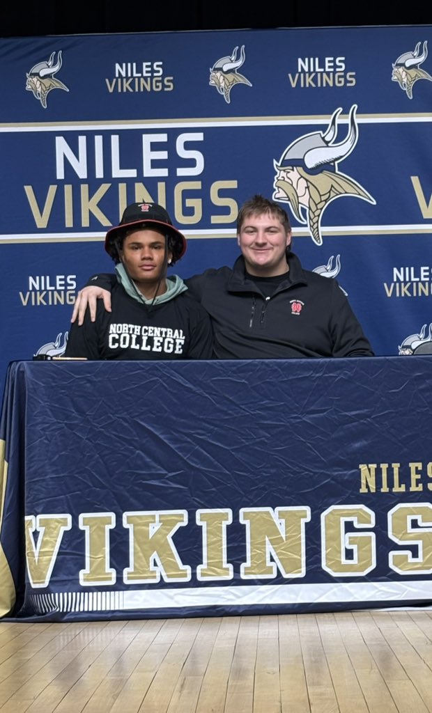 Niles Vikings tweet media