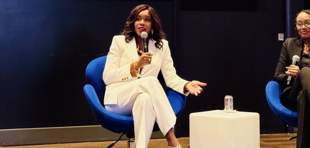 Sia Baker Barnes tweet media