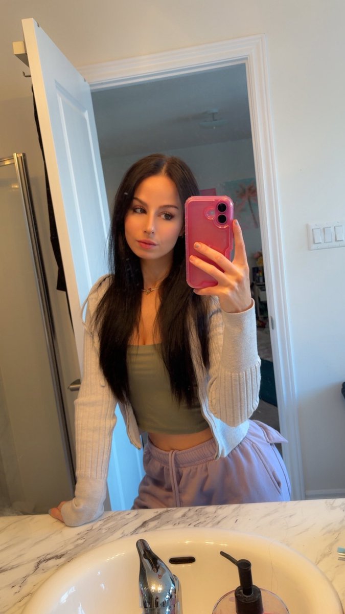 Live early :) 

twitch/kick - danielledvs

5 Gifted = Name on 🩷