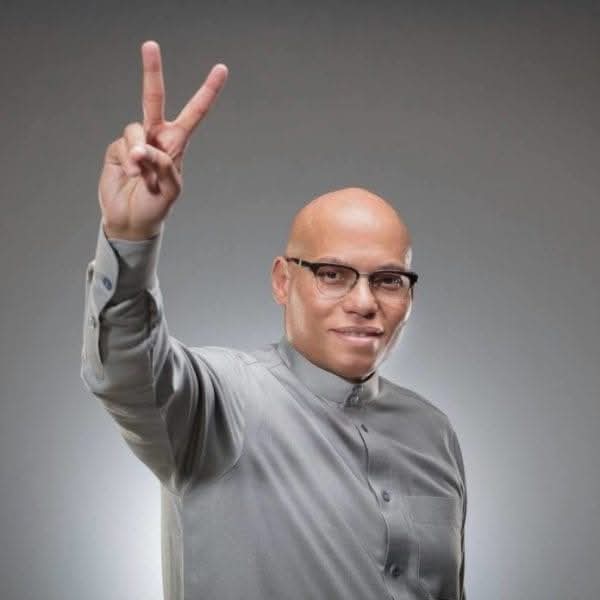 Feynaff's tweet photo. Oui effectivement, Karim Wade  est retrouvé dans les dossiers Epstein décrit comme étant l'homme le plus compétent en mobilisation financier en Afrique. Cela confirme qu'il est le meilleur choix pour relever en 2029 le Sénégal du marasme économique en cours et sans solution https://t.co/OpURvz6i8W