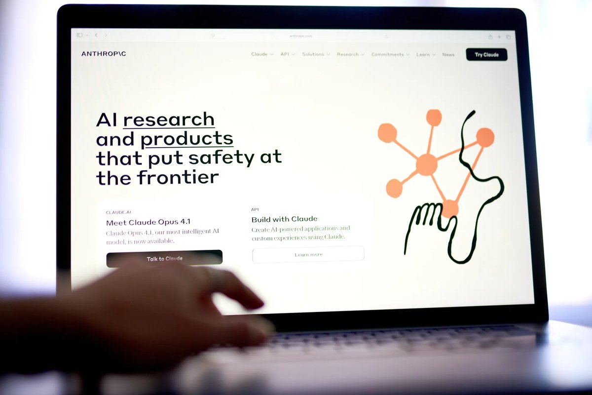 Anthropicが「Claude Cowork」に法務プラグインを追加しただけで、法務ソフト企業が一日で3000億ドル吹き飛んだ。

Claude内で簡単に契約書レビューやNDAの優先度判定、コンプライアンスチェックなどができるとのこと。

面白いのは、これだけで法務ソフト企業の株価が崩壊したこと。

Thomson