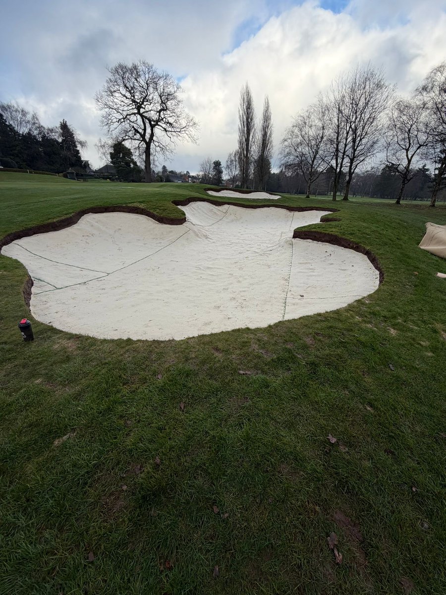 BunkerMat_com's tweet photo. Another 2 courses visited today, 9 bunkers lined with industry leading #BunkerMat by our expert installers. Big day @KilworthSprings tomorrow. https://t.co/vRzRCiV5yt