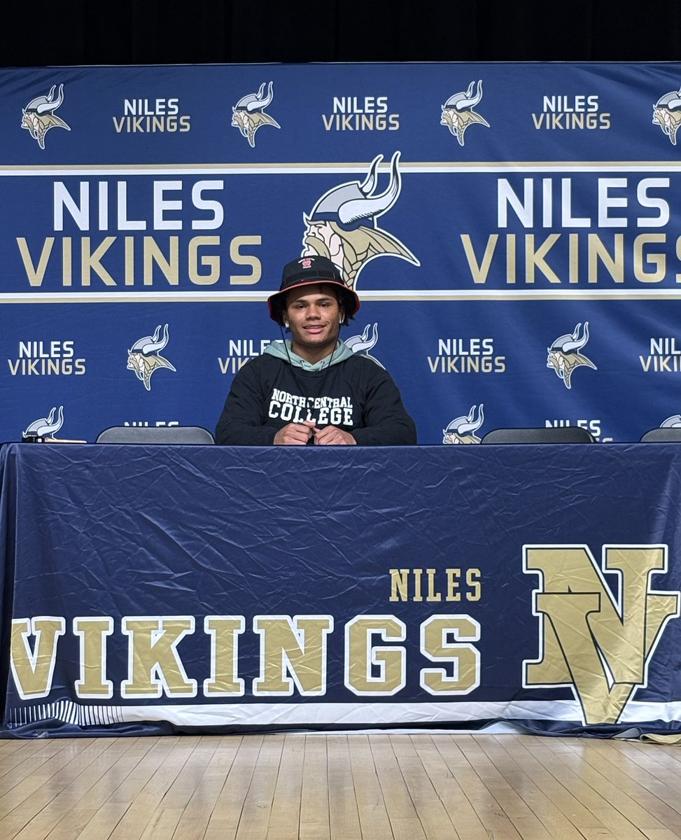 Niles Vikings tweet media