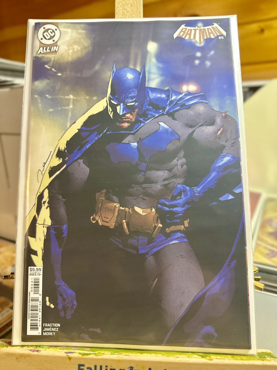 MachewsComics's tweet photo. Lot of great covers this week from Batman #6 for sure.
This is just one of many.
Batman #6 🦇Cover D by Gerald Parel🔥
#NewComicBookDay #NCBD #DCComics #Batman #GeraldParel #ComicCovers #CoverArt #PullList https://t.co/EwD6pqChSO
