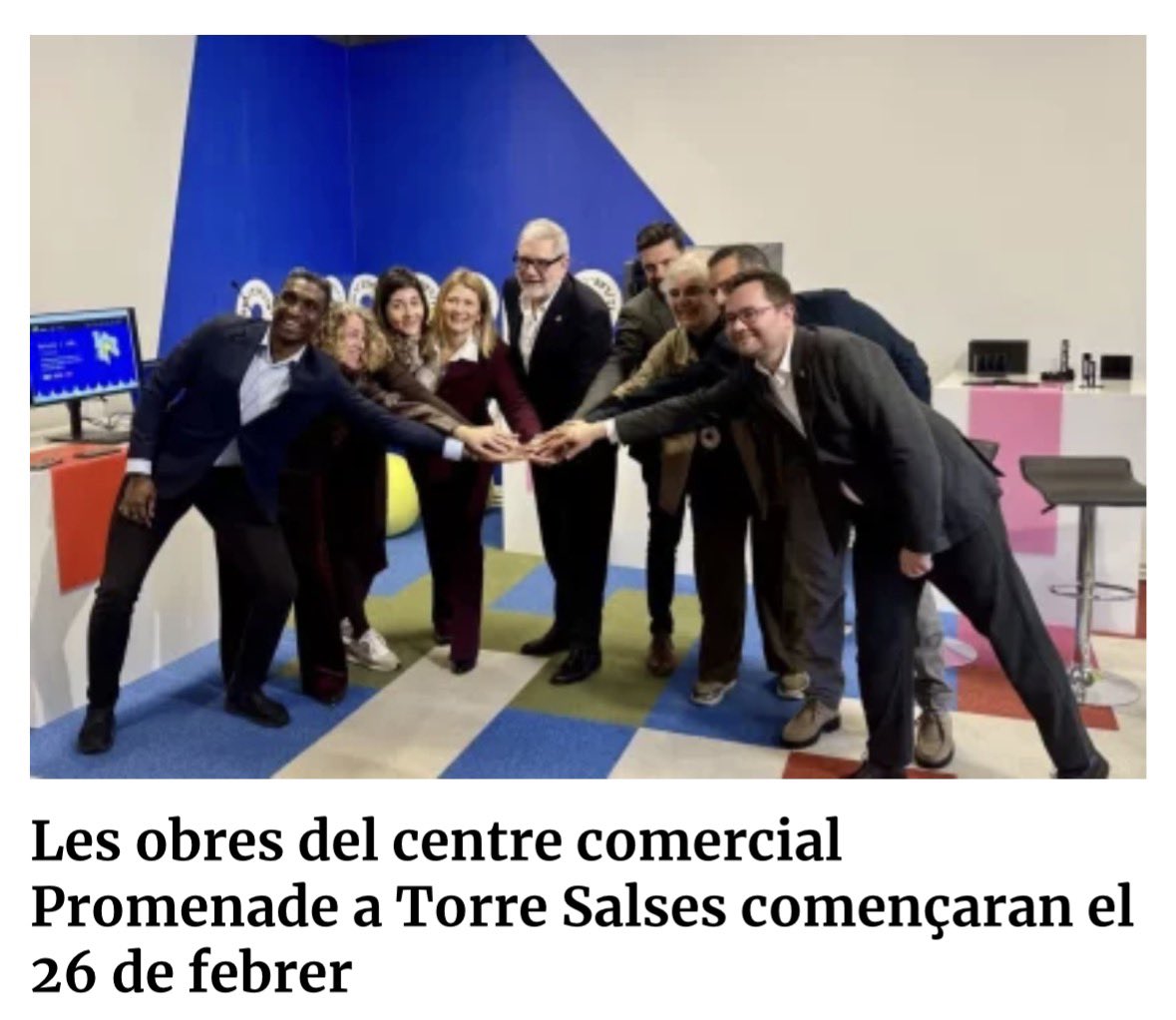 Celebrant la defunció del comerç local

El somriure els delata. Ja sabeu de quina banda estan… de la del pelotazo i l’especulació. De la no sostenible. Del model caduc.

Sociates de Lleida….