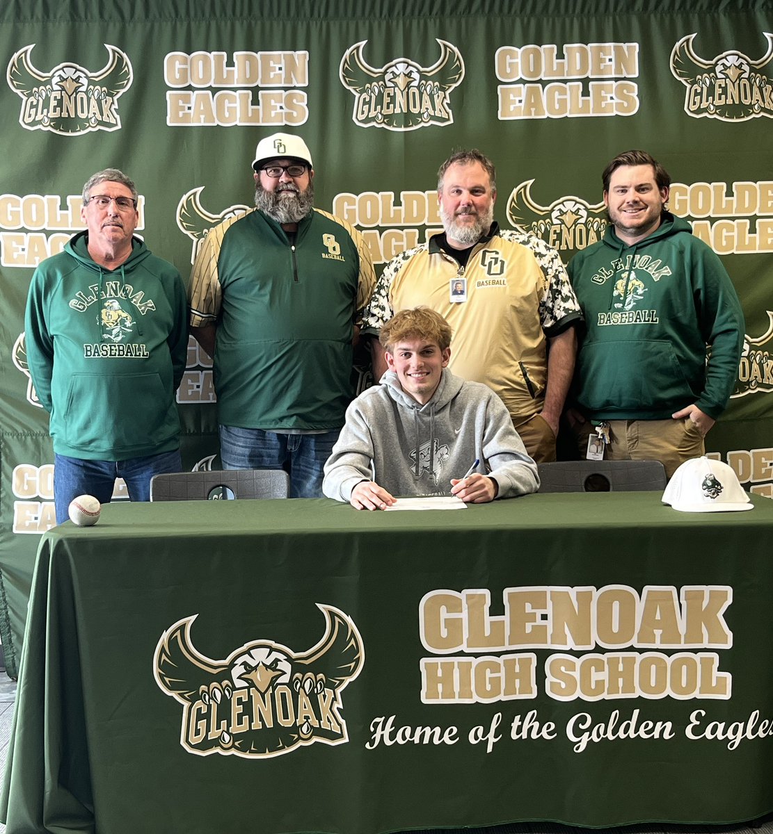 Coach Fris tweet media