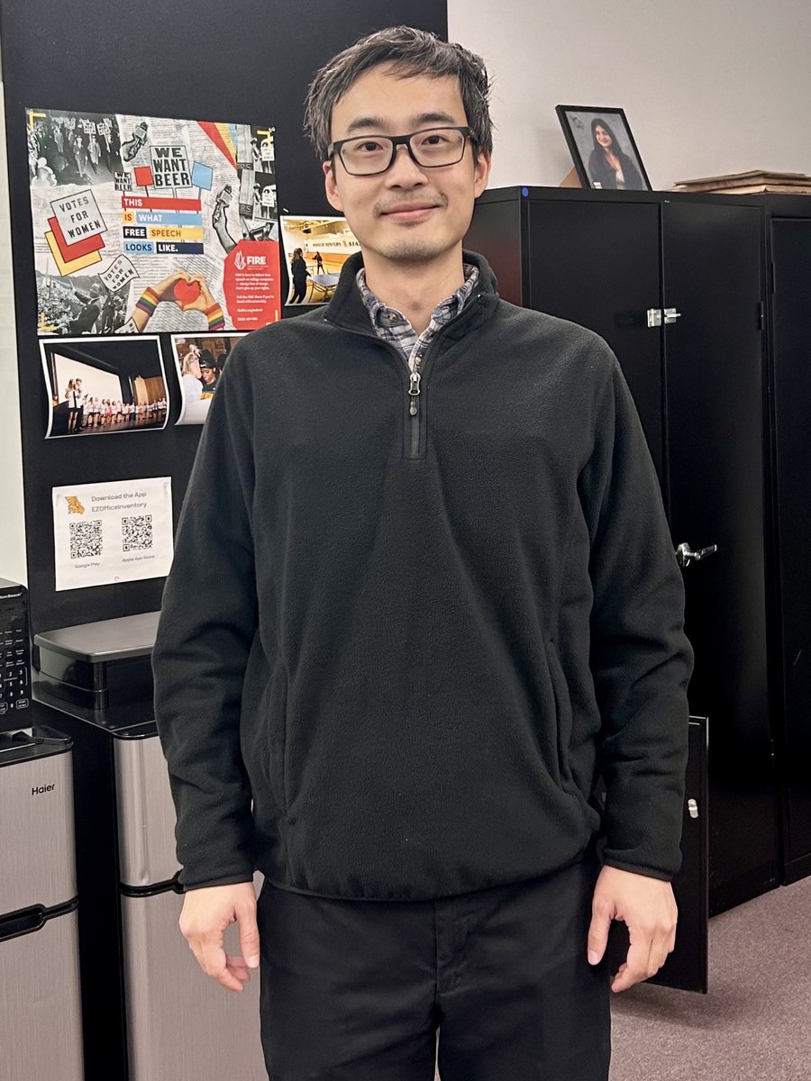 Dr. Luling Huang, professor of #communications said that while there is a lot of misinformation on social media, it can still be a resource. 
“A lot of people are sharing ideas about, for example, #AI. You can track all the latest developments in that space from X.” #jou432