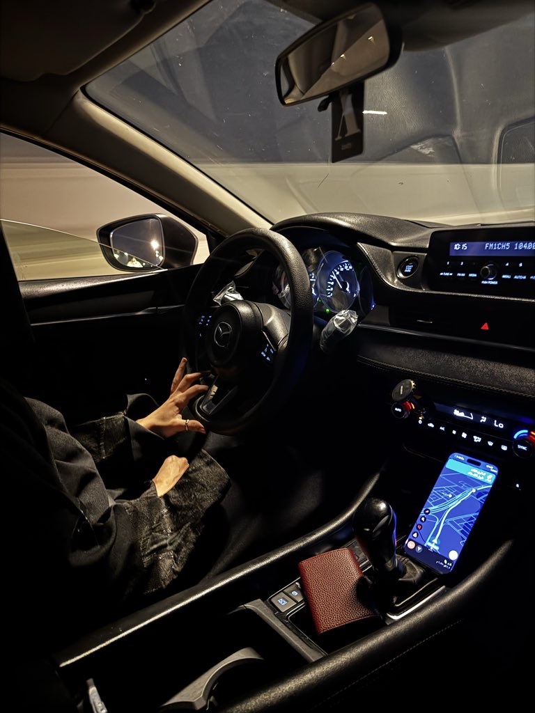 📓☕️🙎🏻‍♀️❣️