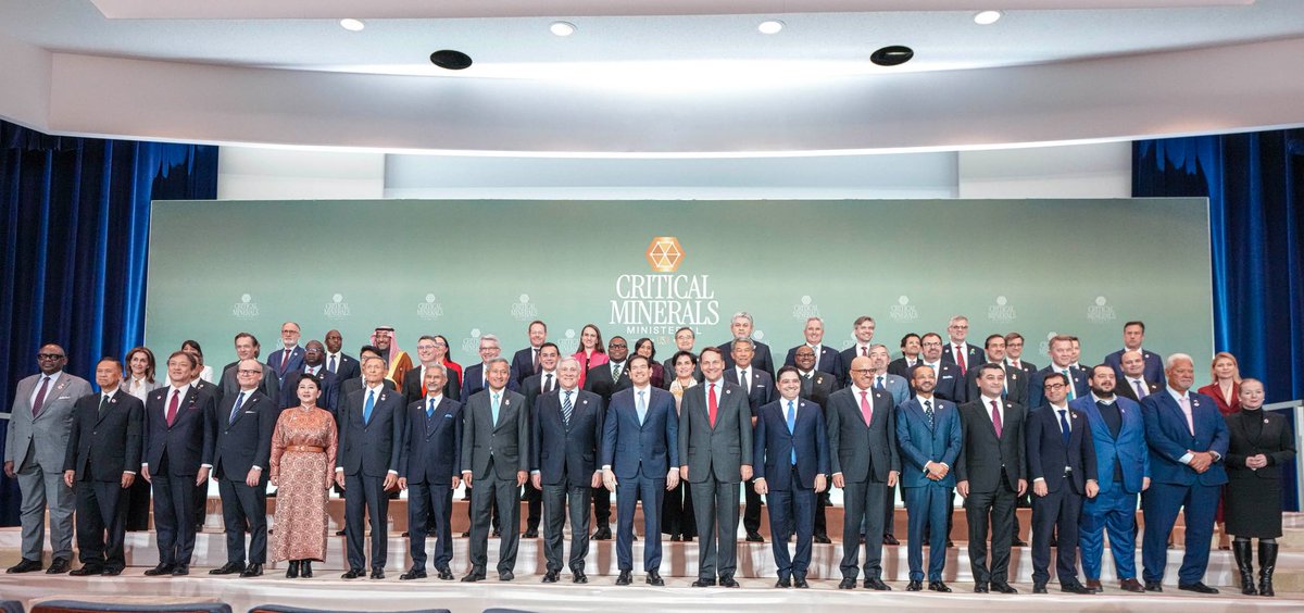 CancilleriaEc's tweet photo. La canciller @gabisommerfeld participó en la Conferencia Ministerial sobre Minerales Críticos en Washington D.C., convocada por el Sec. de Estado Marco Rubio. Un diálogo sobre seguridad de suministro, cadenas de valor y cooperación internacional en esta materia estratégica. https://t.co/bUmm0TE51m