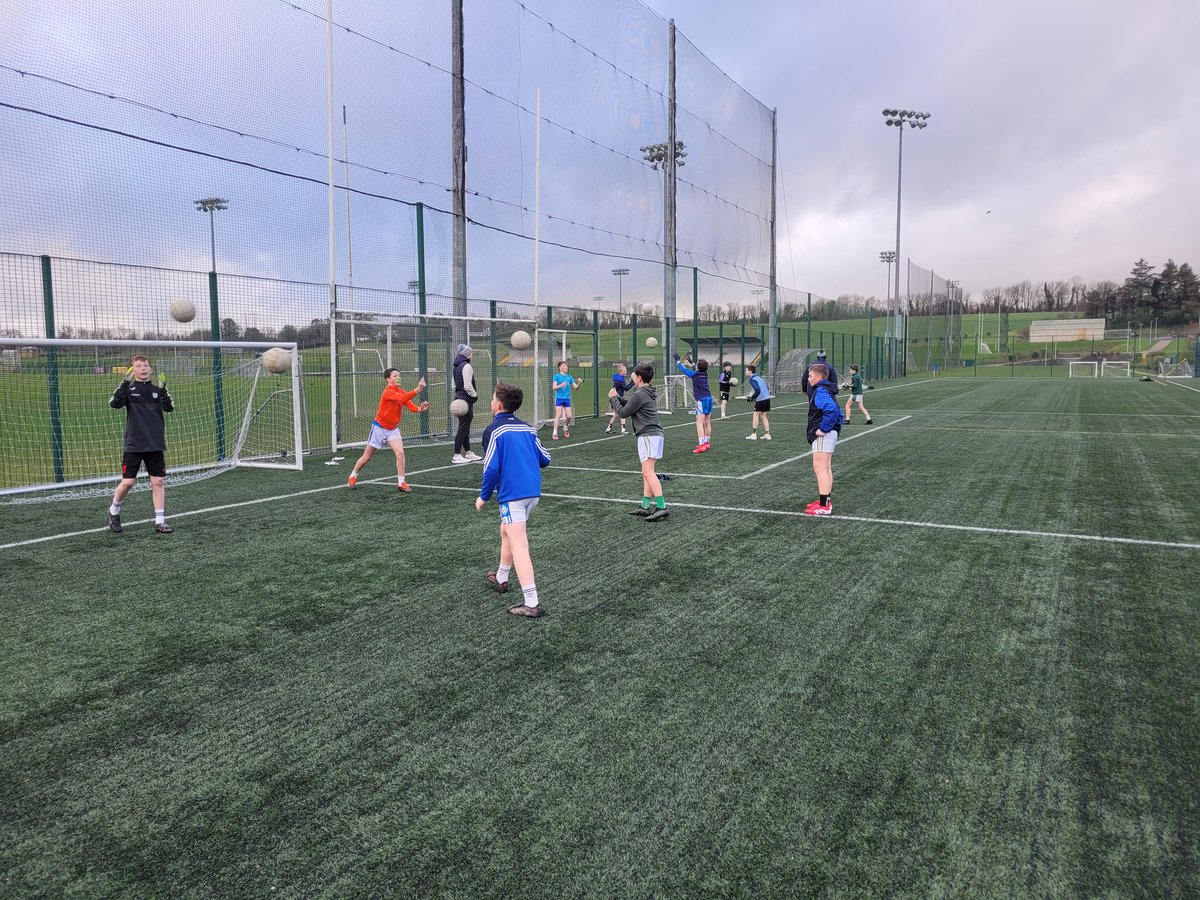 WaterfordGAACG's tweet photo. #EmergingDèiseSessions returned this afternoon at the @ArenaSETU - plenty of positive vibes, skill development, and games based scenarios at our @EastDeiseGAA Gaelic Football initiative with players (6th class boys) from four #GDCRegions represented, well done to all involved 👏 https://t.co/ewJOFusPIr