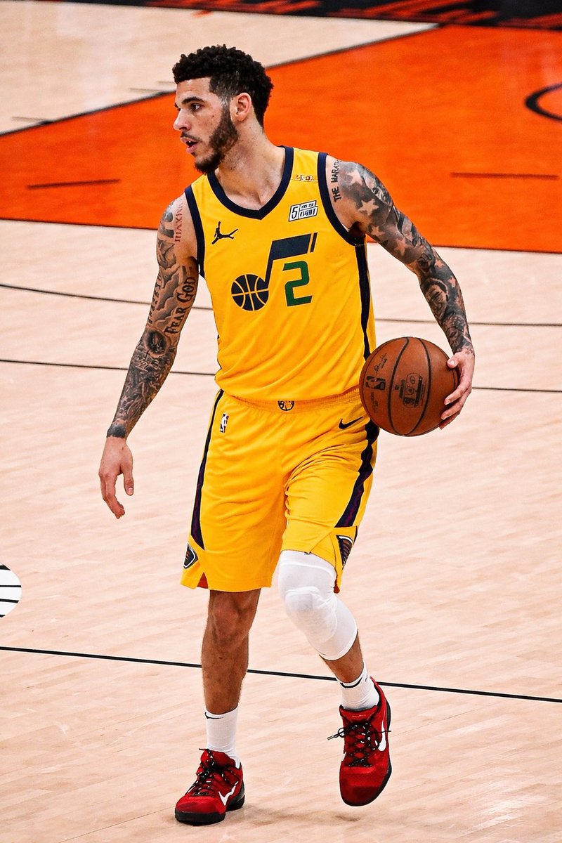 BREAKING: Cavs trading Lonzo Ball to the Jazz for 2 second-round picks