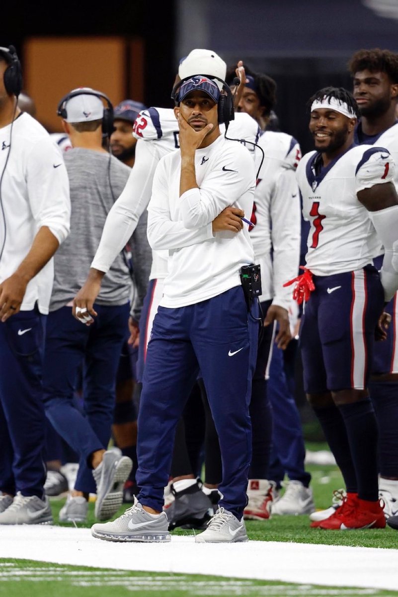 MikeGarafolo's tweet photo. The #AZCardinals have requested an interview with #Texans DBs coach Dino Vasso for their defensive coordinator job, source says. Veteran secondary coach gets a look for a DC job in Arizona. https://t.co/SESa3o92wa