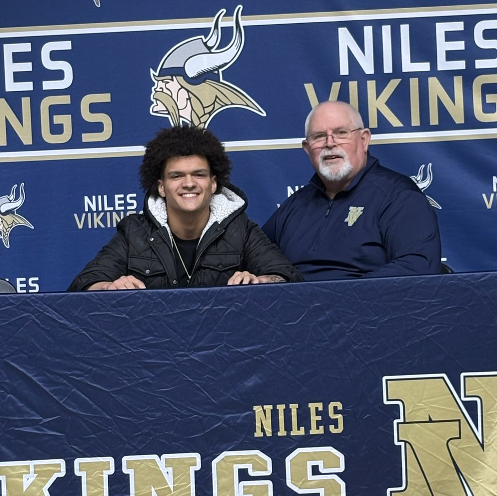 Niles Vikings tweet media