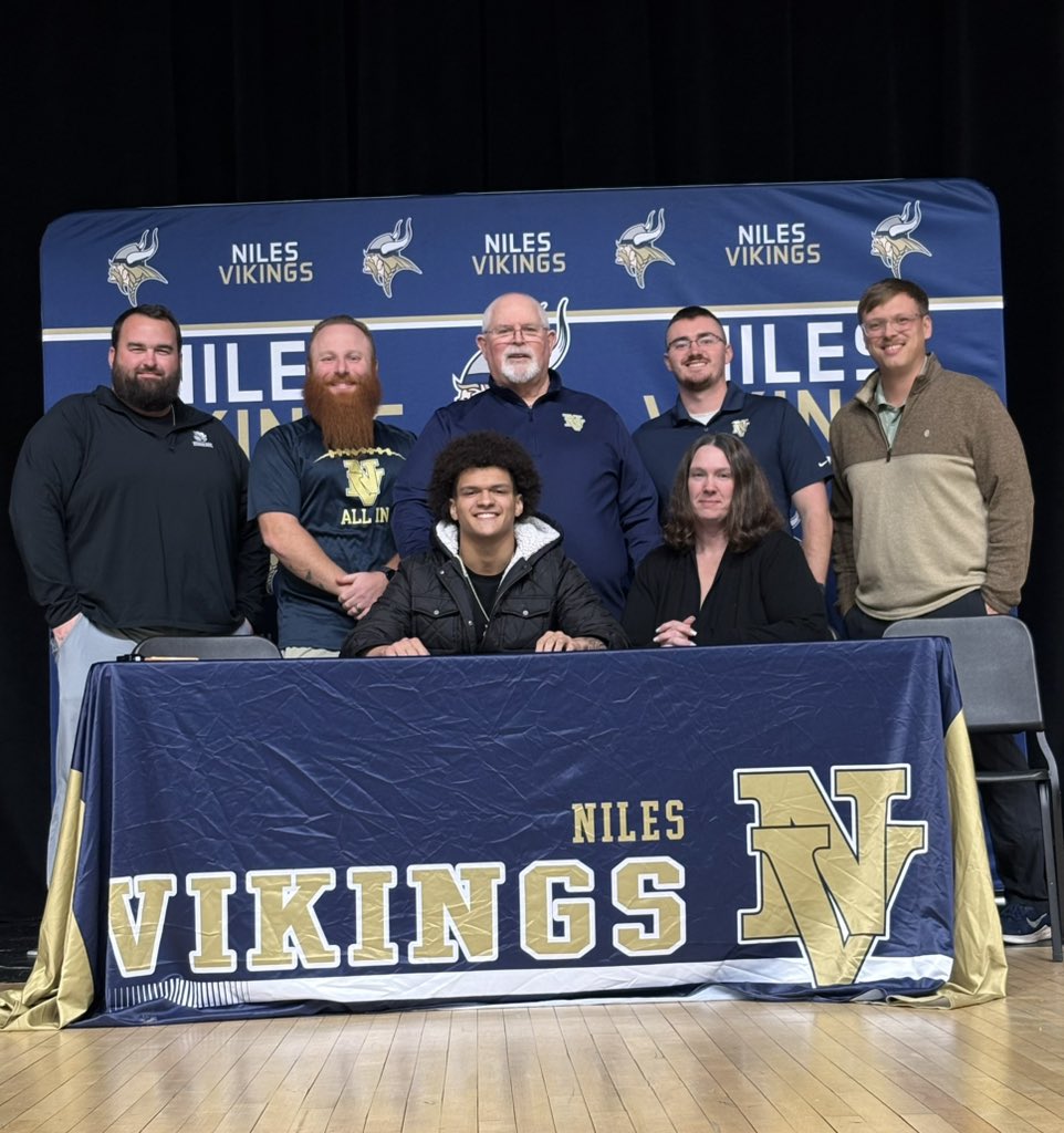 Niles Vikings tweet media