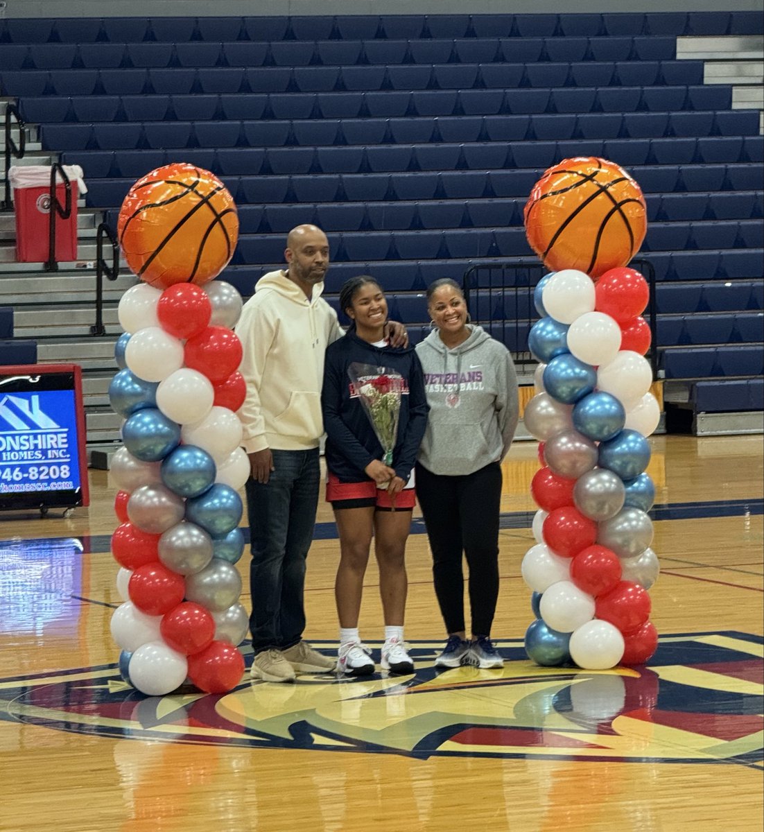 AniKa Faye tweet media