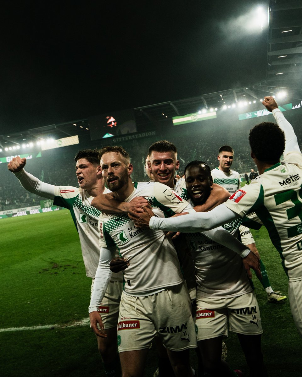 FCSG_1879's tweet photo. Was war das für ein Spiel?! 🤯 Nachdem alles nach Verlängerung aussieht, schweisst Carlo das Ding in der 93. Minute zum 2:1 Siegestreffer in die Maschen! 💚🤍
#FCSG #GrüewissImHerz #FCSGFCB #AllesOderNichts https://t.co/L6oh9RanBR