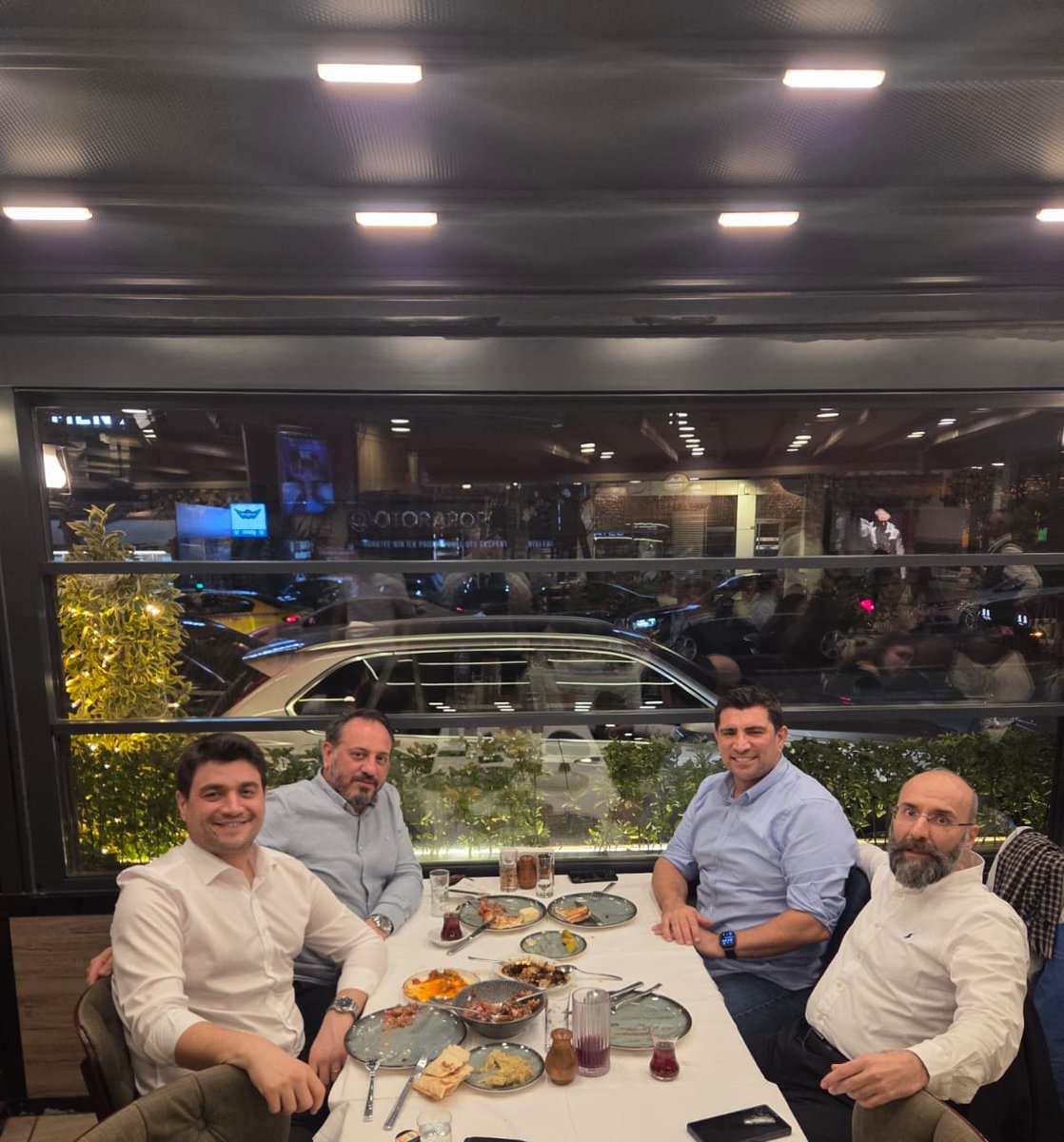 SigortaEta's tweet photo. Kıymetli arkadaşlarımız ile keyifli bir akşam geçirdik.
Kendilerine şükranlarımızı sunarız. https://t.co/EwVbW1eFtH