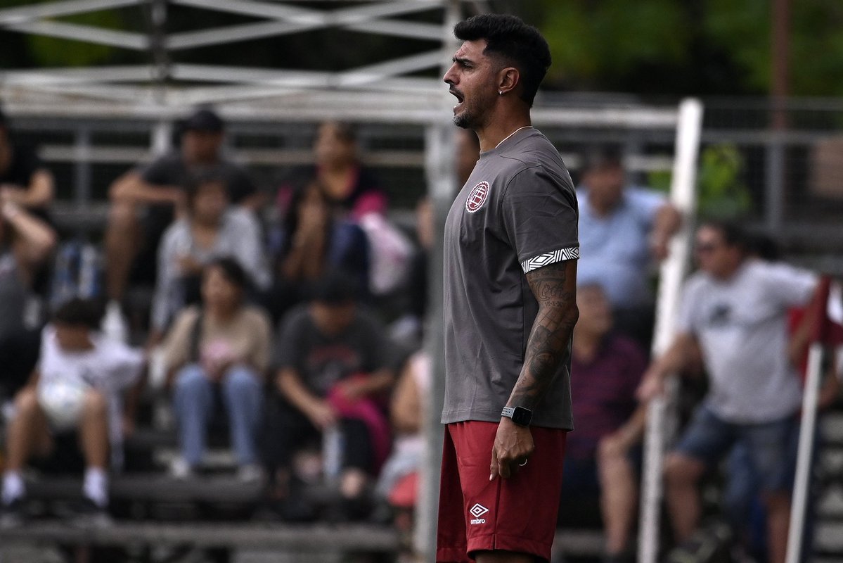 45’ 2T +3 ⏱️ ¡FINAL, DEBUT CON TRIUNFO! Lanús 2-0 Ferro

⚽️ Benjamín Acosta, Gabriel Aguirre

🏆 #TorneoProyección Apertura 2026
📌 1ª fecha
🔜 Huracán

#LanúsProyección 🇱🇻