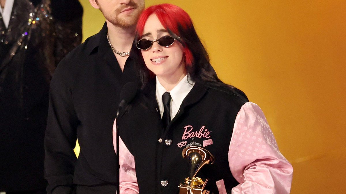 femartiststats's tweet photo. Latest female artists to win "Song of the Year" at the #GRAMMYs 

2026: WILDFLOWER (Billie Eilish)
2024: WWIMF? (Billie Eilish)
2023: Just Like That (Bonnie Raitt)
2021: I Can´t Breathe (H.E.R.)
2020: bad guy (Billie Eilish)
2017: Hello (Adele)
2014: Royals (Lorde) https://t.co/08LY4YmR1L