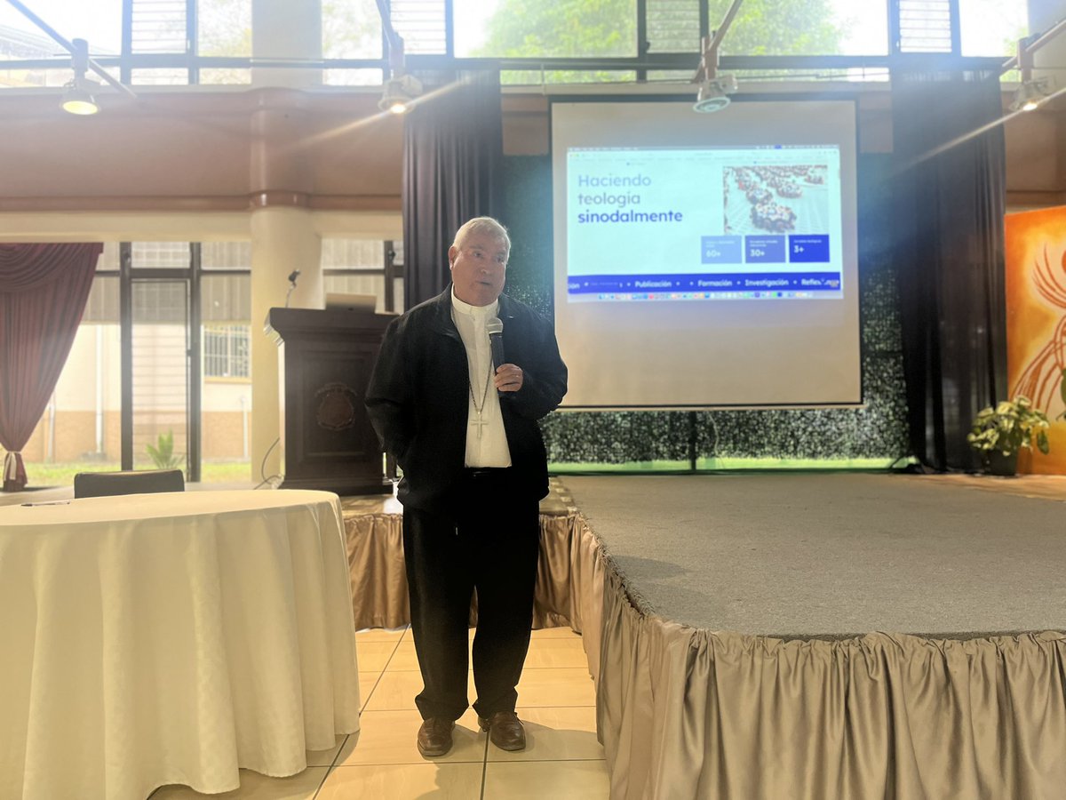 rafluciani's tweet photo. Serena Noceti y yo estamos en el Seminario Nacional de Costa Rica como parte de la Asamblea Ordinaria de la Conferencia Episcopal de Costa Rica ofreciendo un curso a los obispos, la vida religiosa y el Equipo sinodal sobre la implementación del @Synod_va https://t.co/WvINkbR5NG https://t.co/LQ1Kdbl9zg