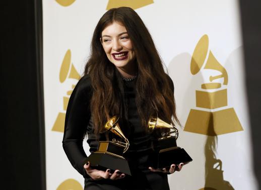 femartiststats's tweet photo. Latest female artists to win "Song of the Year" at the #GRAMMYs 

2026: WILDFLOWER (Billie Eilish)
2024: WWIMF? (Billie Eilish)
2023: Just Like That (Bonnie Raitt)
2021: I Can´t Breathe (H.E.R.)
2020: bad guy (Billie Eilish)
2017: Hello (Adele)
2014: Royals (Lorde) https://t.co/08LY4YmR1L