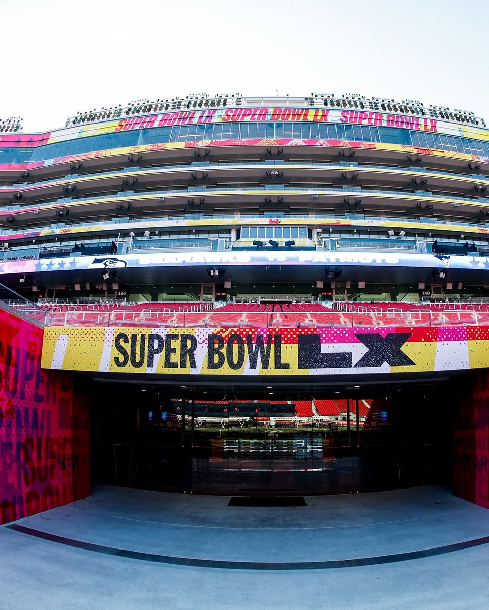 Only in SF @ 🌁 tweet media