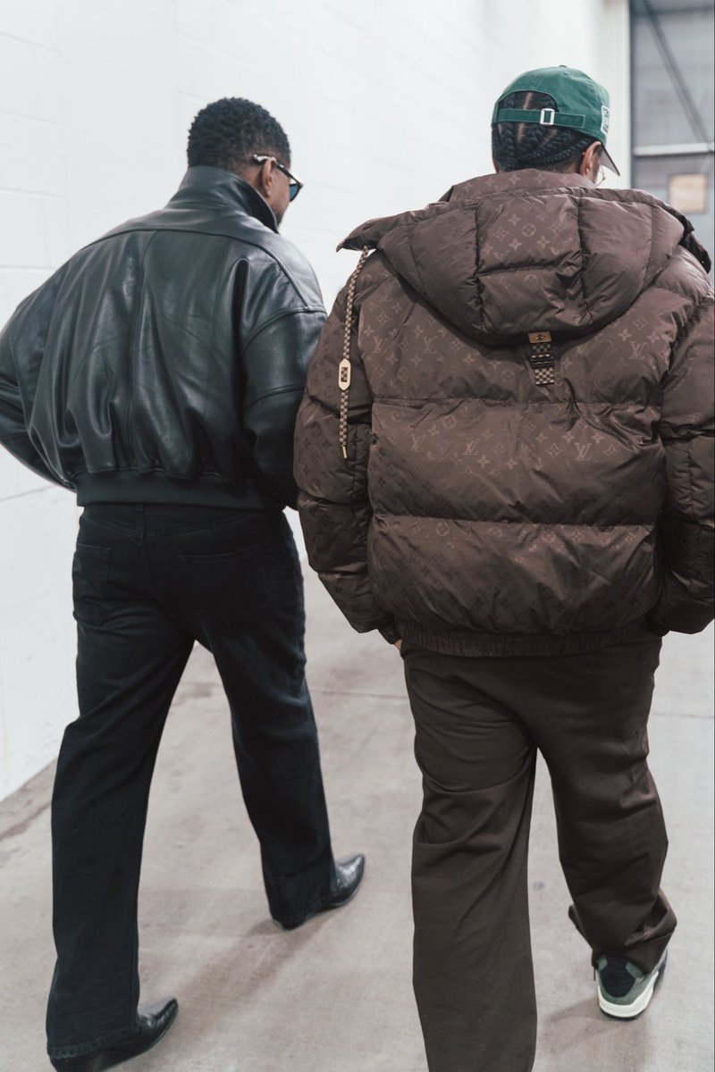 Usher Raymond IV tweet media