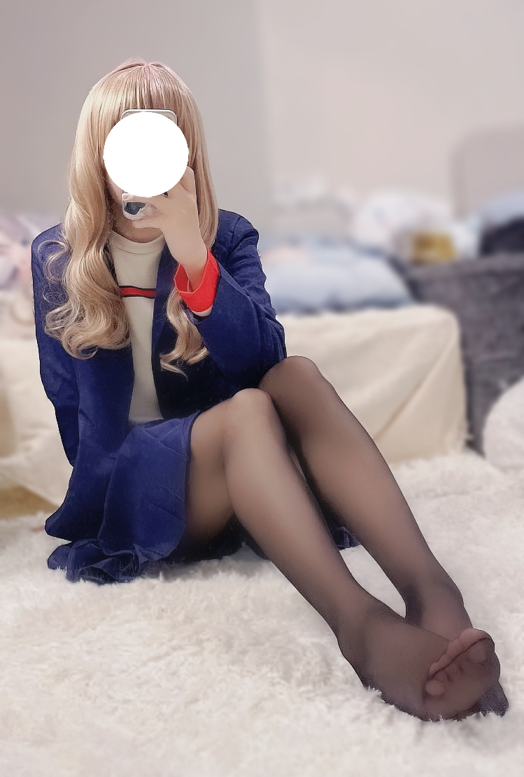 MiMicat010's tweet photo. 薄黑丝~
#cosplay #足控 https://t.co/XxPuLDxE8D