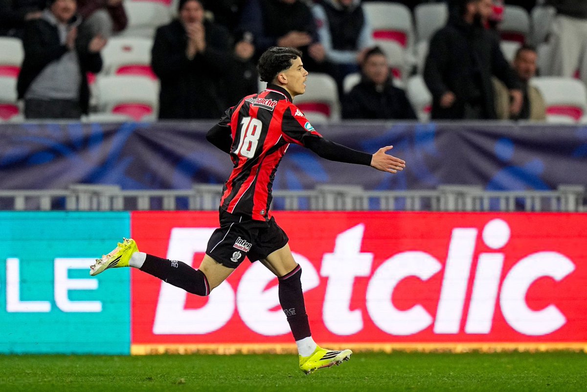 lnstantFoot's tweet photo. Kaïl Boudache a inscrit son 𝗣𝗥𝗘𝗠𝗜𝗘𝗥 𝗕𝗨𝗧 chez les professionnels contre Montpellier ! 💎👶

🔁 64’ : entrée à la place d’Isak Jansson

⚽️ 72’ : mené 0-2, il marque le but de la RÉVOLTE

Une soirée inoubliable pour le jeune Niçois 👏 https://t.co/cnNlwVs4Xi