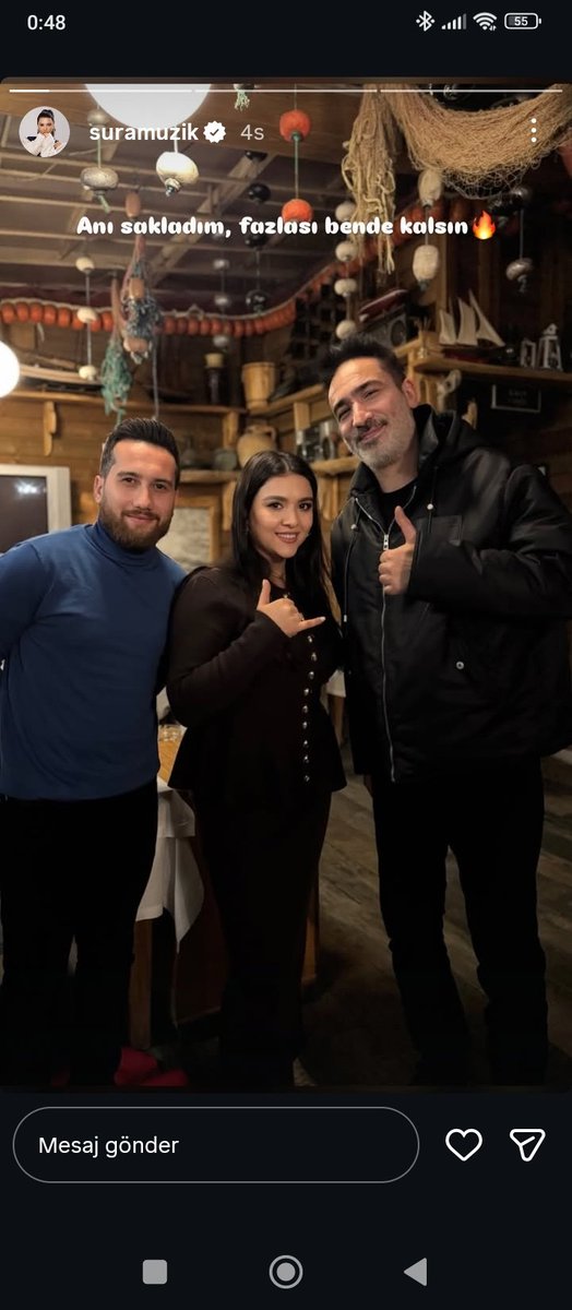 Ee? Daha daha nasılsınız?
Ben geldim diye mi kasıldınız?
Bu güne özel mi toplantınız?
Cenazem mi var? Işıl ışılsınız?! 
<a href="/Sagopakajmerrap/">Sagopa Kajmer</a>