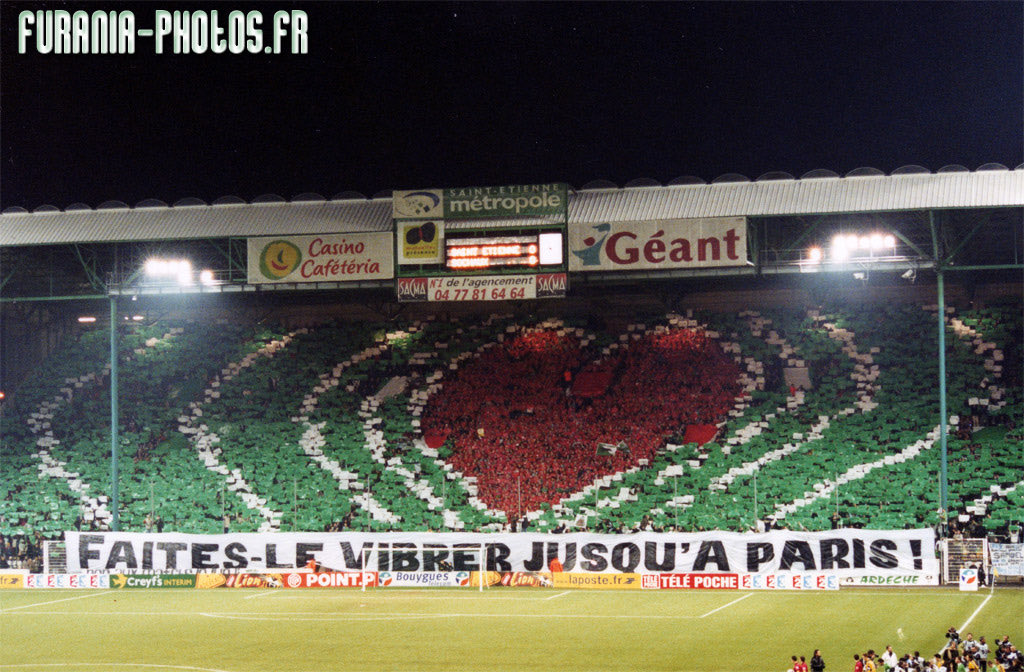 FerveurVerte_'s tweet photo. 💚 Il y a 22 ans, le 4 février 2004…

Une demi-finale d’anthologie se déroulait à GG, où les Verts (en L2) étaient à deux doigts d’éliminer l’ogre sochalien.

De 2-0 à 2-3, le Chaudron a livré l’une des plus grosses ambiances de son histoire pour ceux qui l’ont vécue. https://t.co/bSsspxFHWD